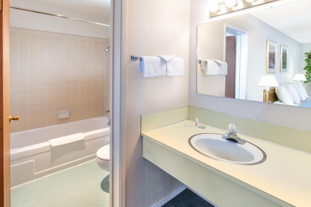 Redwood Inn Main image